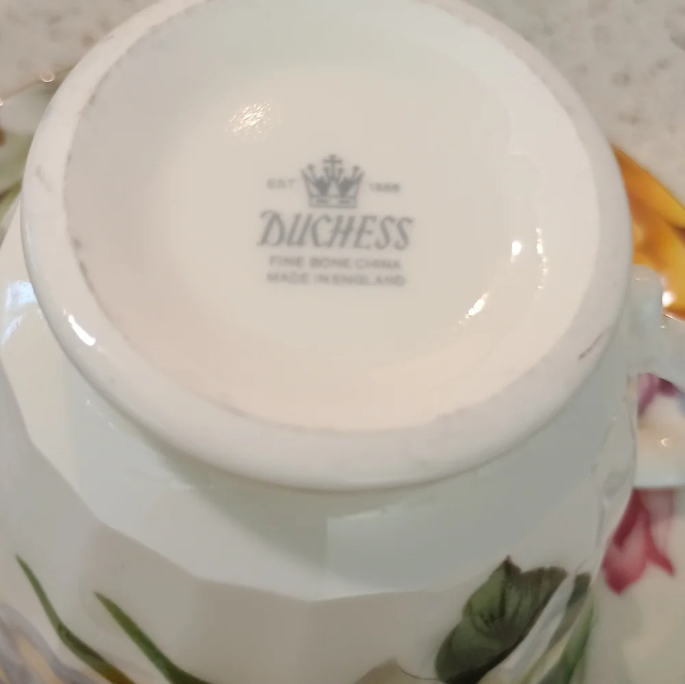 Vintage Floral Tea Cups, Saucers And Appetizer Plates